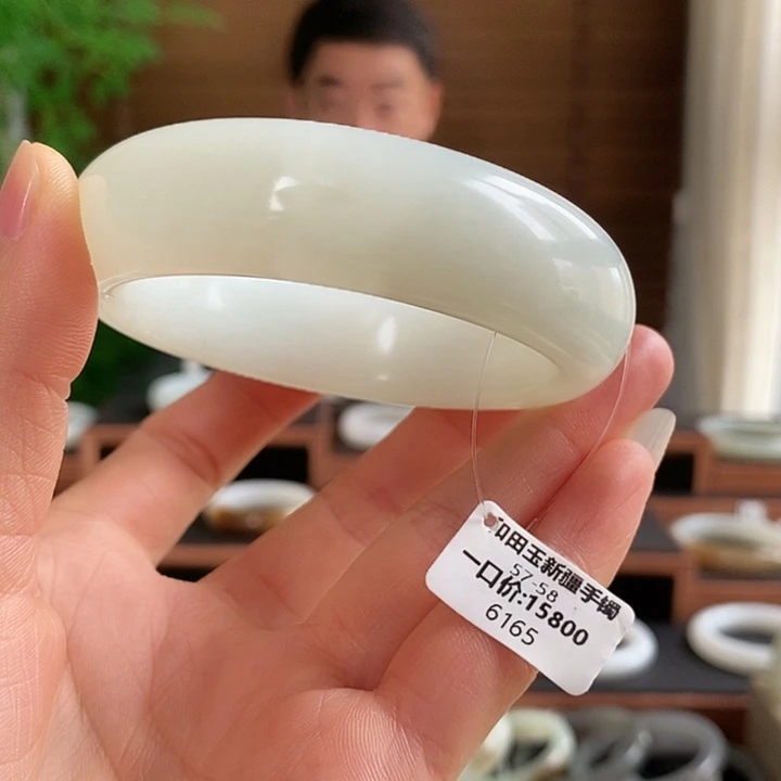 未镶嵌手镯和田玉6165