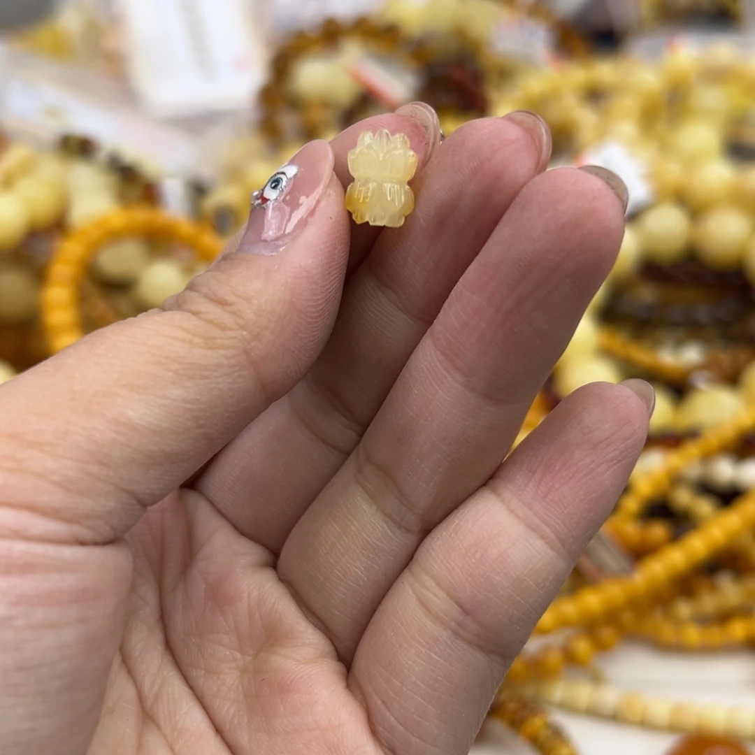 琥珀珠宝奇石未镶嵌