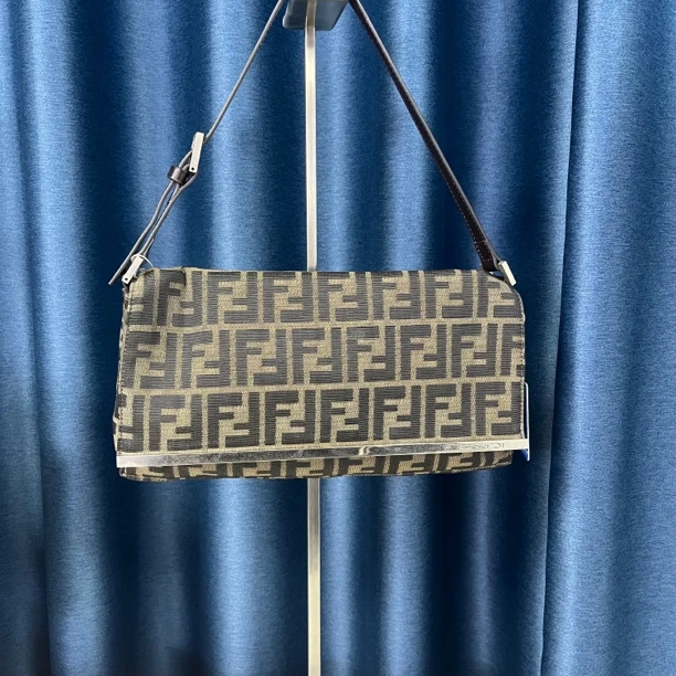 95新 FENDI/芬迪 M/芬迪单肩/14003