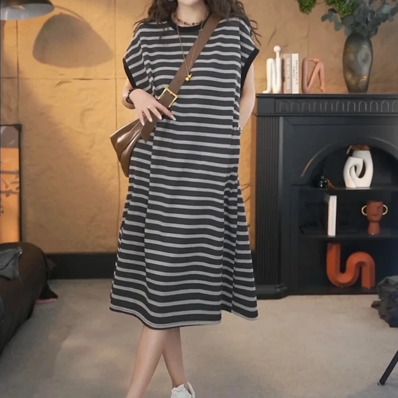 2025年夏季新款韩版圆领条纹短袖连衣裙女生时尚洋气休闲显瘦裙子