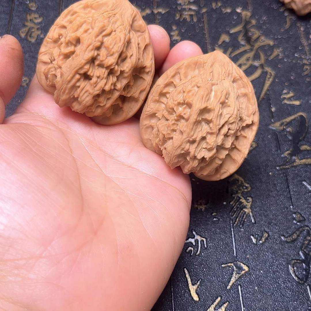 把件文玩核桃红狮子