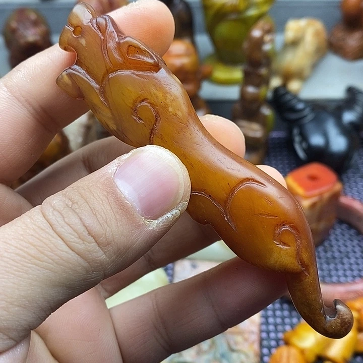 未镶嵌蛇纹石玉颈饰