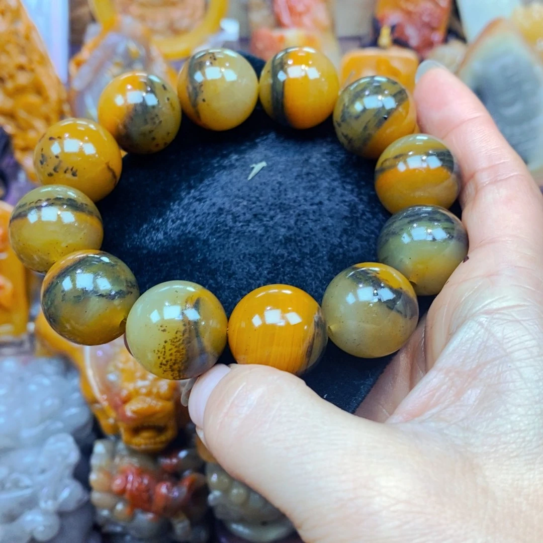 未镶嵌石英质玉（黄龙玉）颈饰