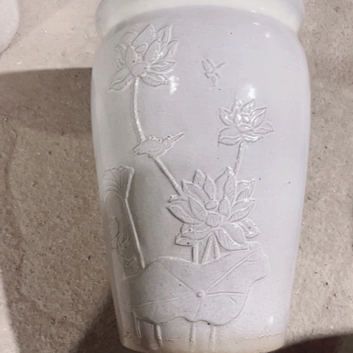 紫砂口径20高度31一只小瑕疵