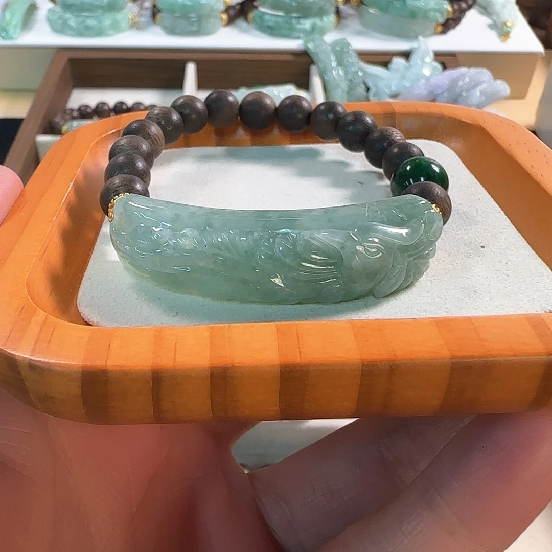 翡翠未镶嵌颈饰冰绿凤凰