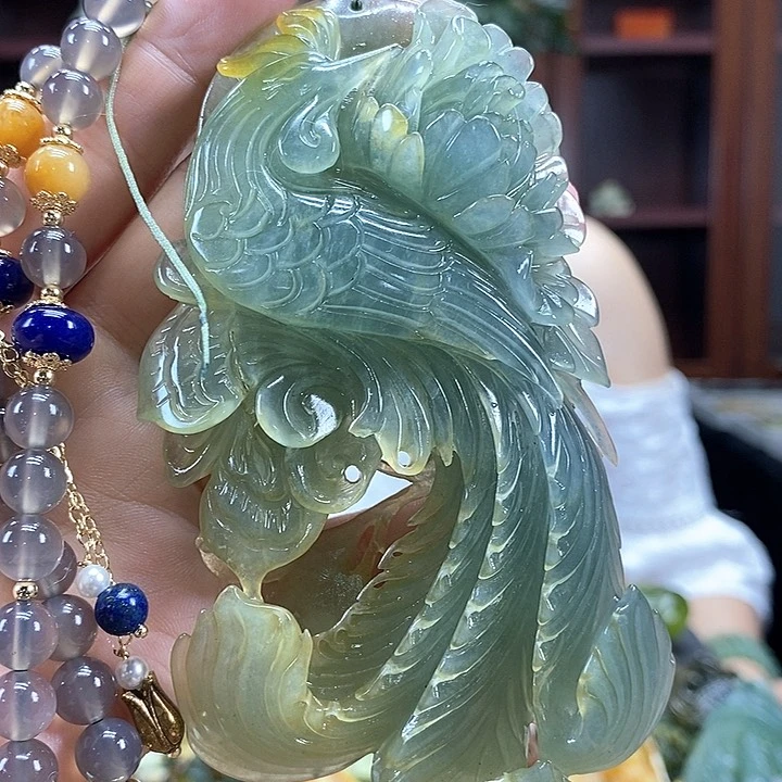 蛇纹石玉未镶嵌颈饰
