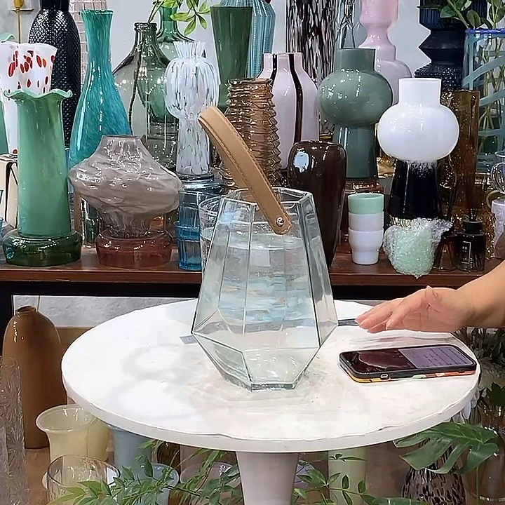 花瓶喷色微瑕口8高22