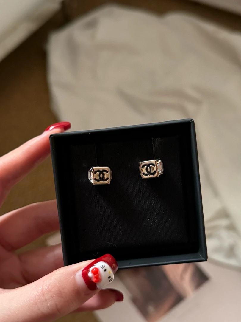 全新未使用 Chanel/香奈儿 chanel25c方糖黑金耳钉 全新全套