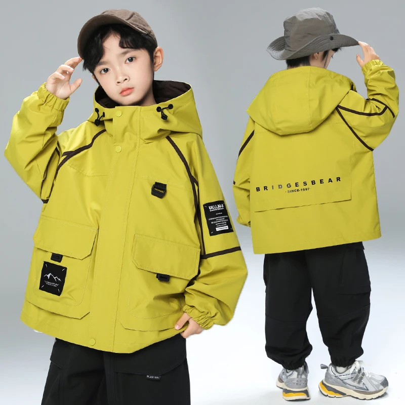男童春秋款外套2025新款秋季冲锋衣款中大儿童男孩秋装痞帅气时髦