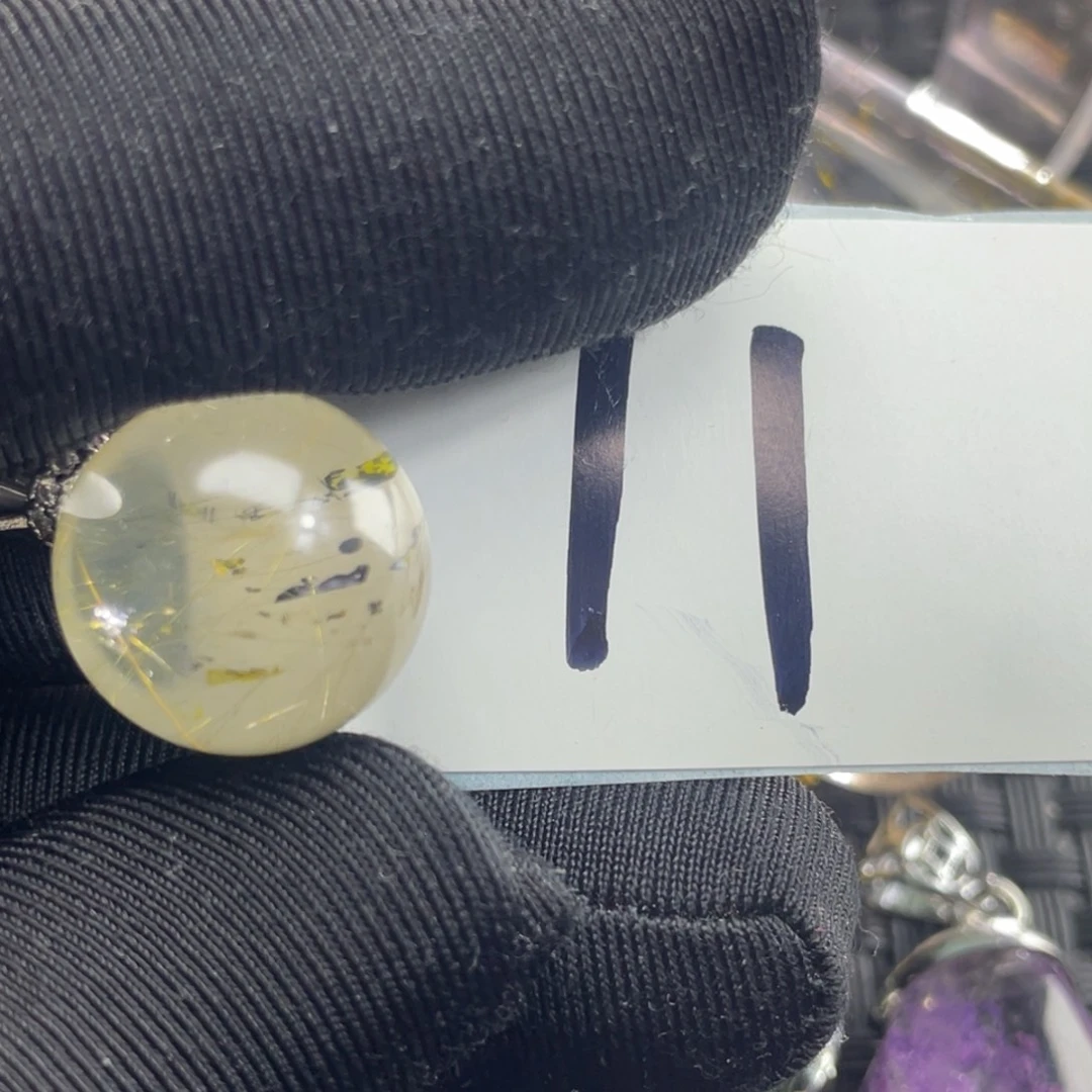 水晶水晶吊坠未镶嵌小*？