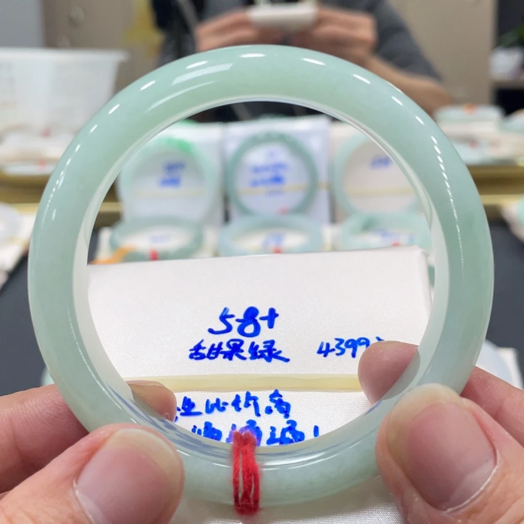 翡翠未镶嵌手镯翡翠手镯