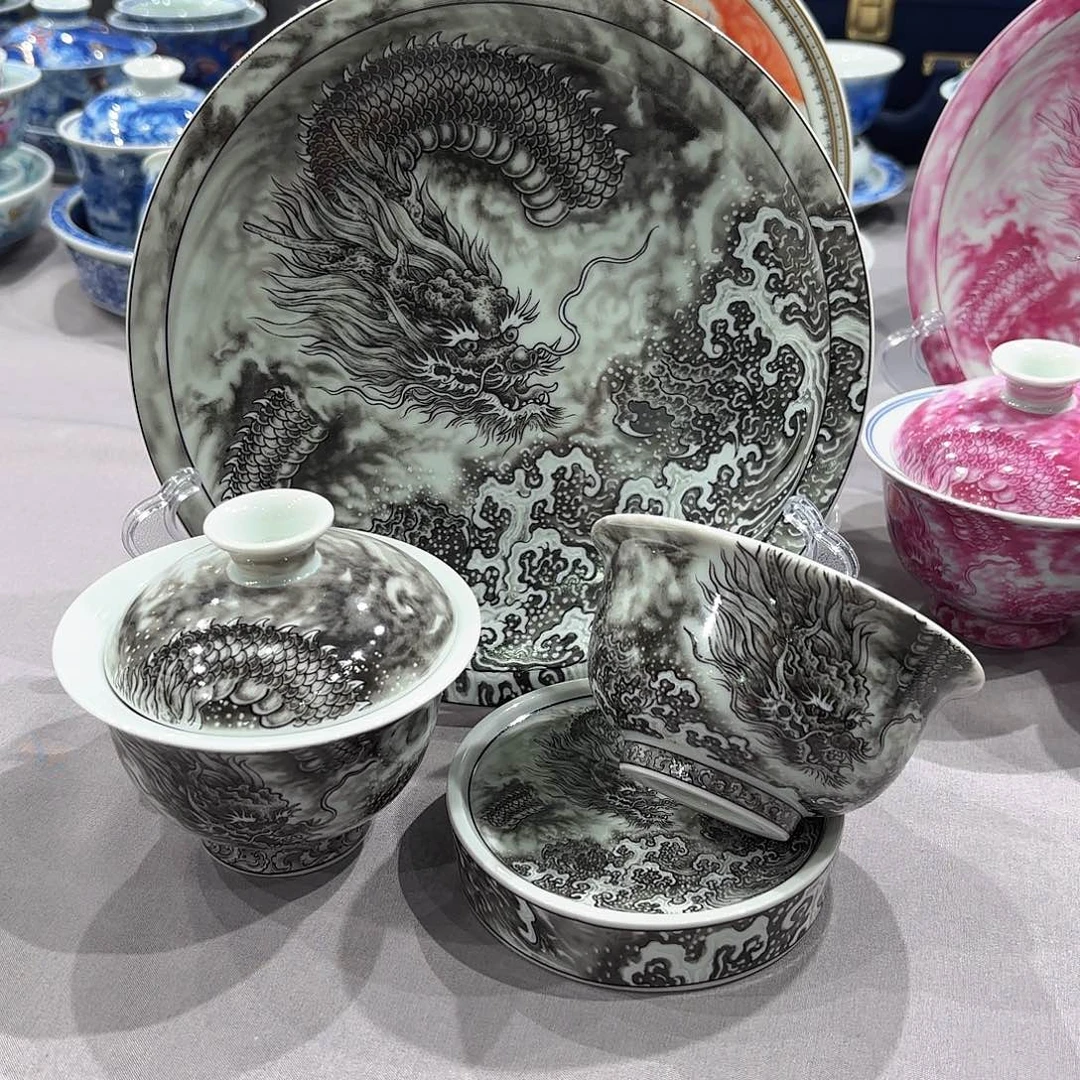 瓷片景德镇瓷器精品陈列