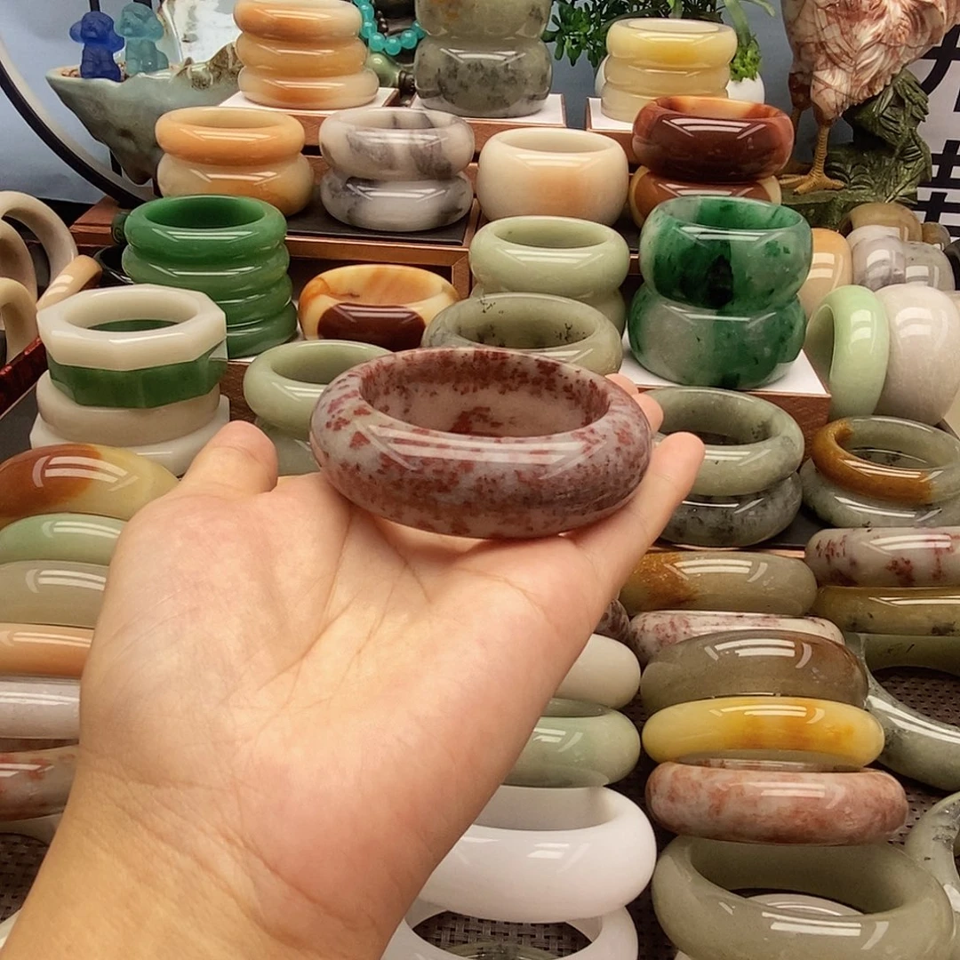 石英质玉手镯未镶嵌家***鼠