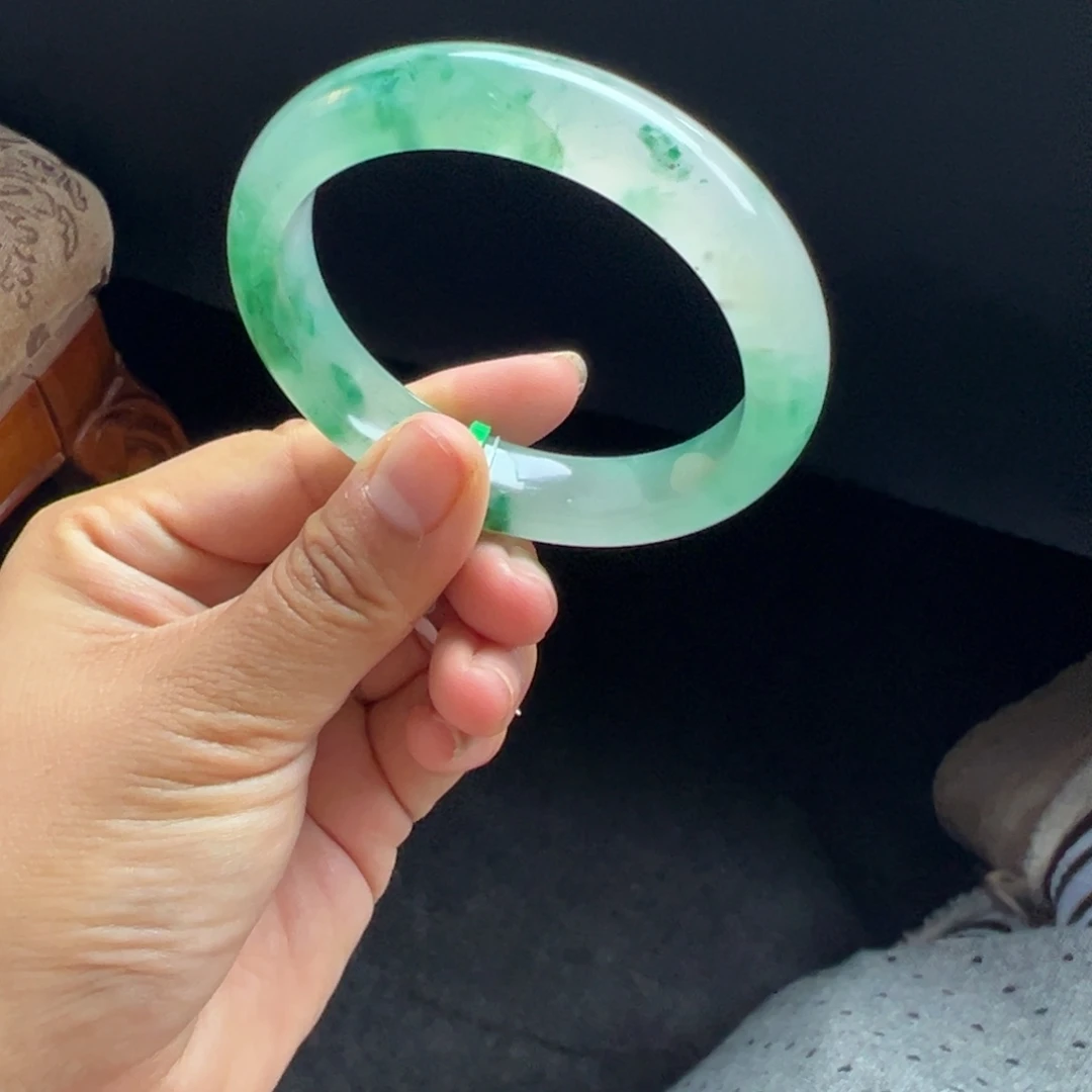 石英质玉未镶嵌手镯非洲翠5758