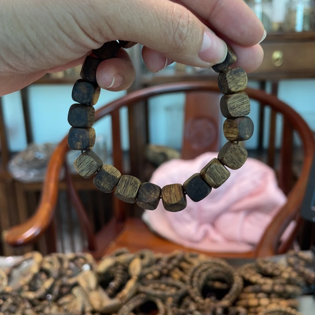 小***蛇沉香碎屑沉香方糖卡9