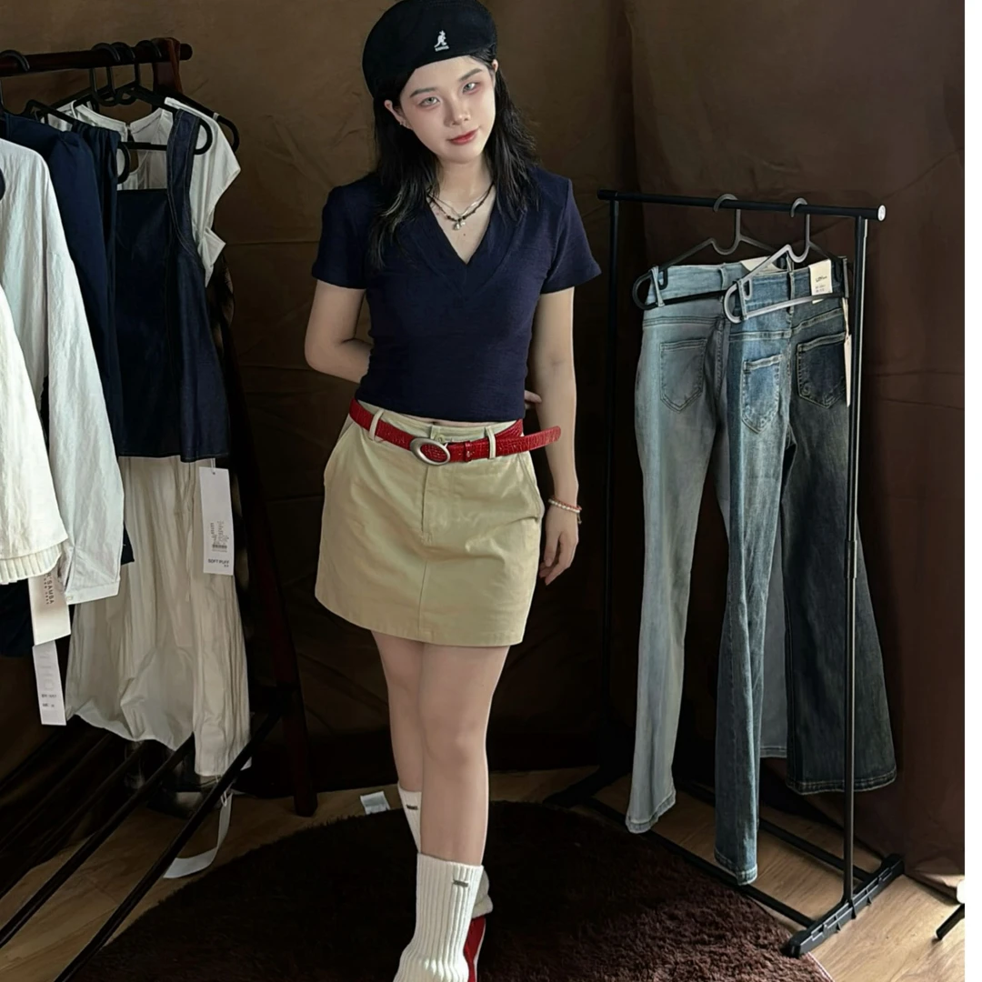 2025新款韩系气质V领短袖纯棉女性感风休闲百搭上衣春夏显瘦时尚