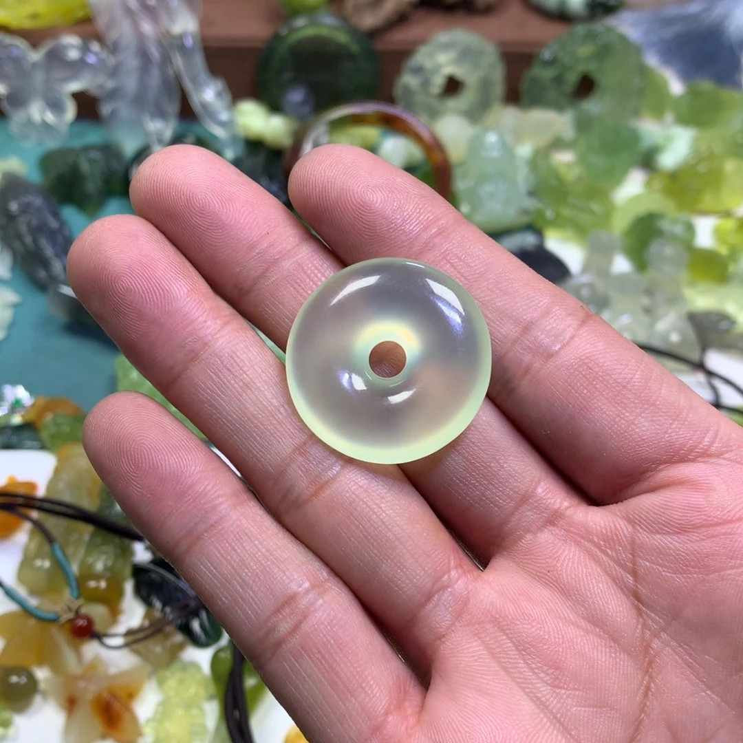 岫玉颈饰未镶嵌微*吧扣子