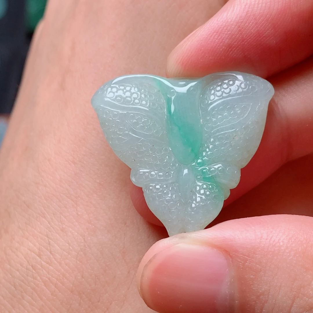翡翠未镶嵌颈饰金丝绿蝴蝶