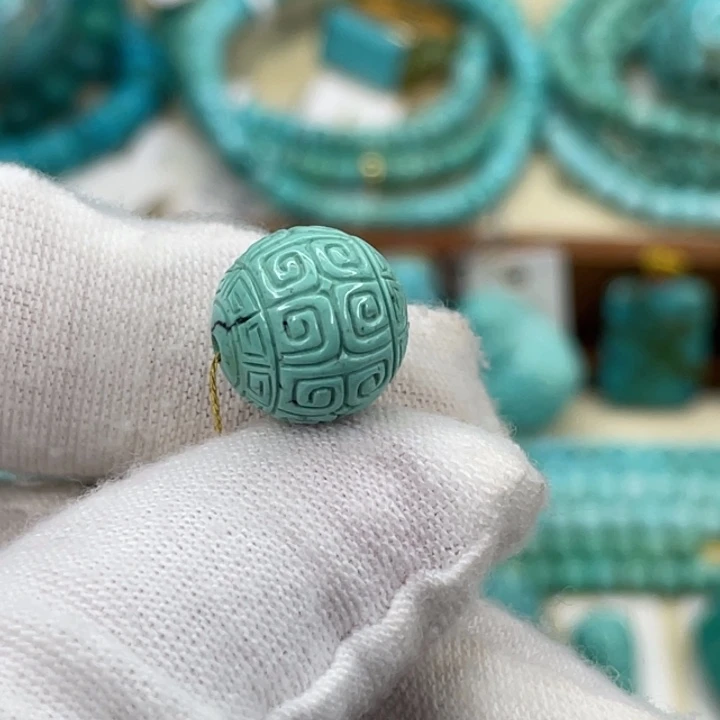 绿松石未镶嵌挂件