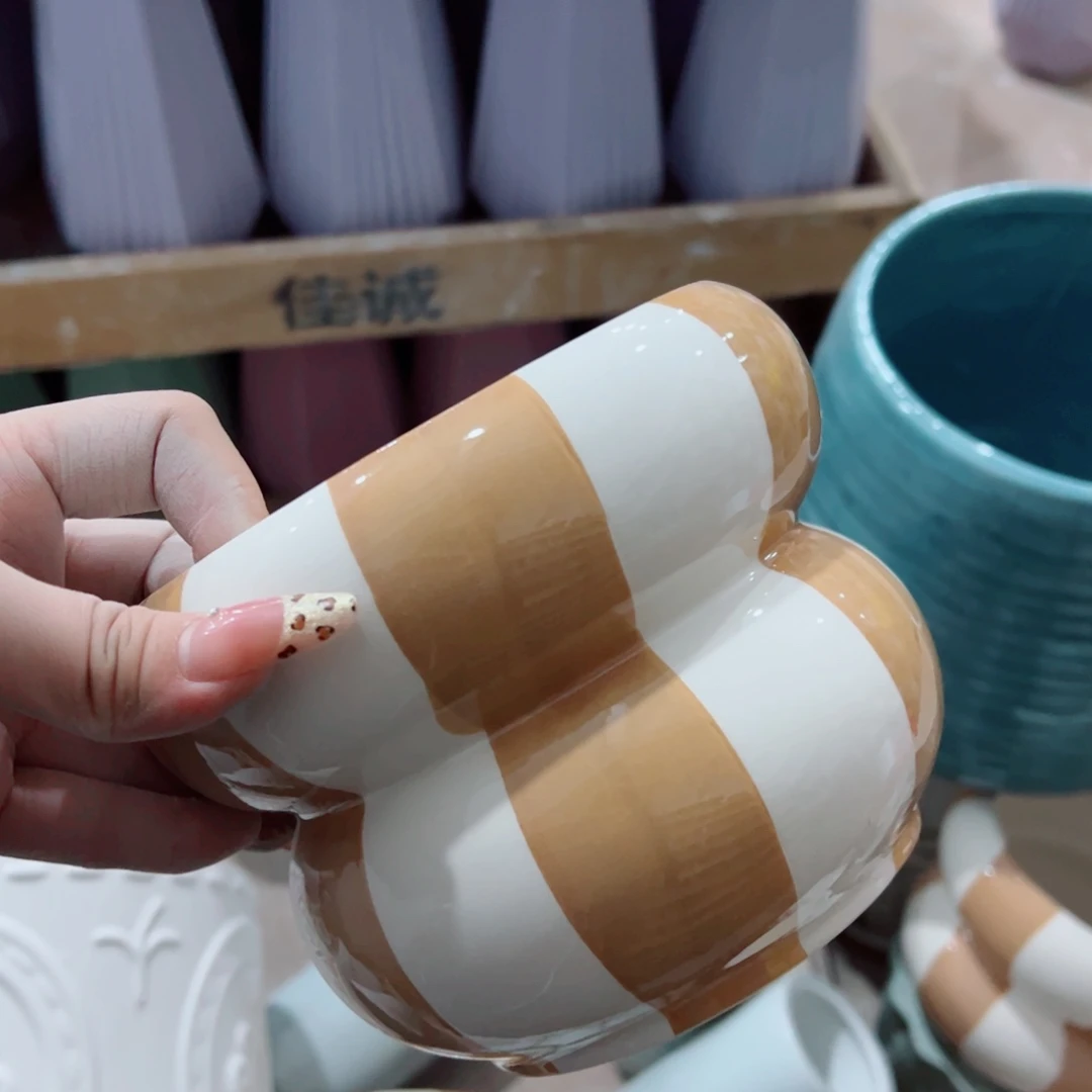 有孔陶瓷花盆，满10米包邮发货