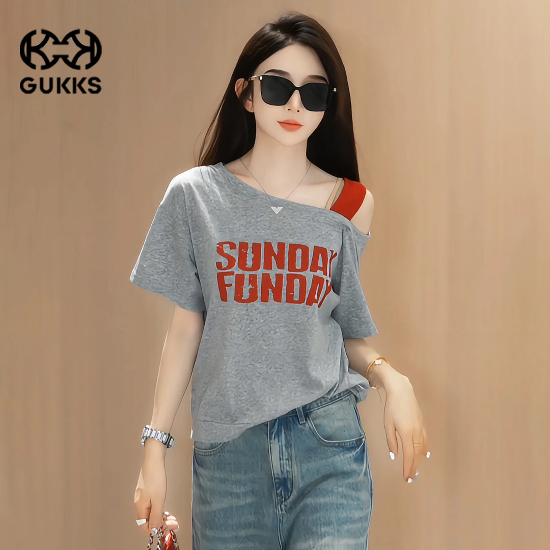 明明GUKKS『撞色字母』2025夏季设计师高定斜肩领休闲气质T恤上衣