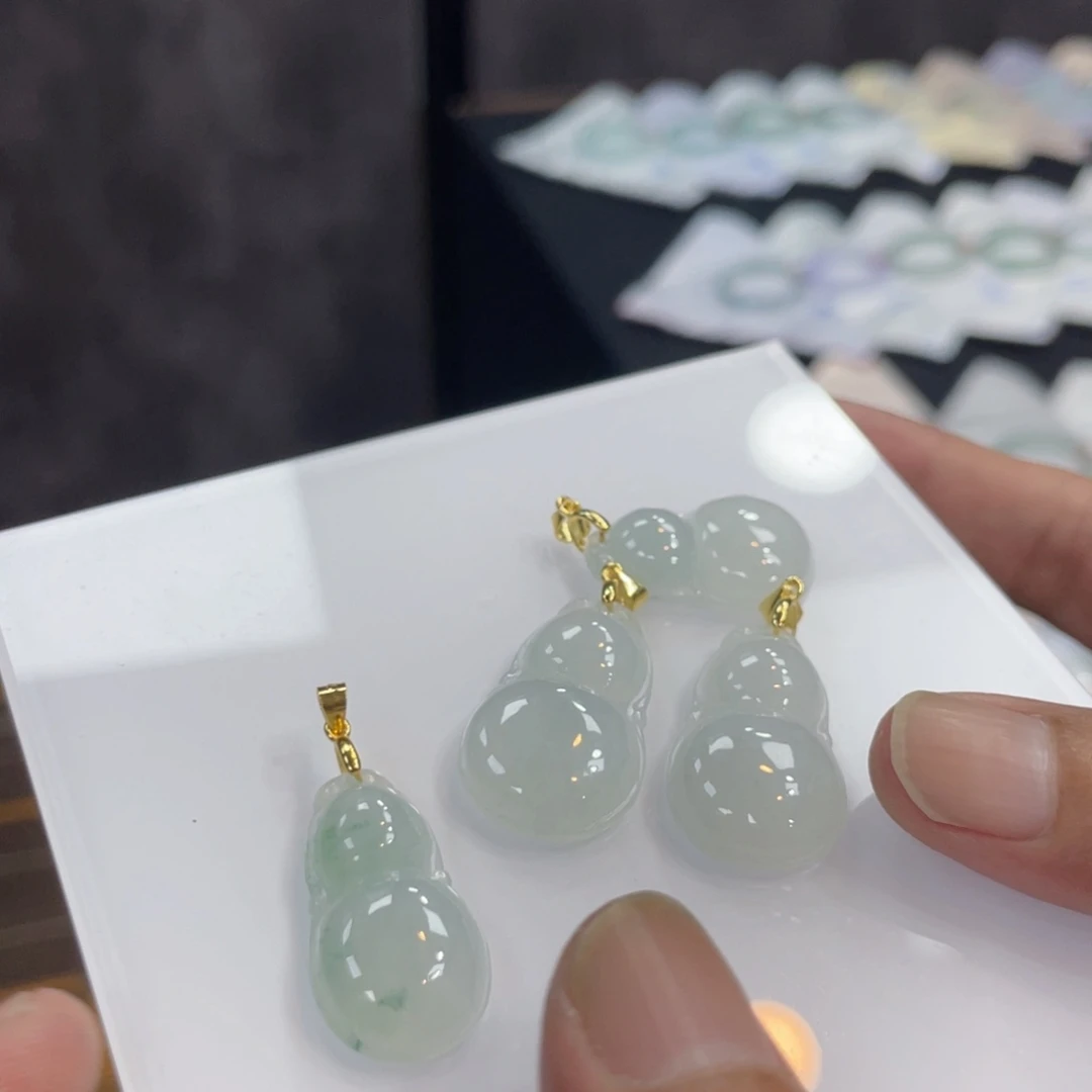 翡翠挂件未镶嵌挂件