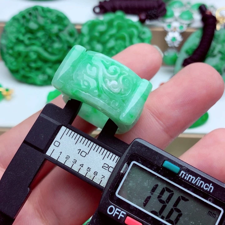 翡翠未镶嵌戒指戒指