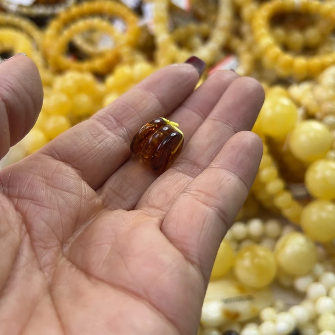 琥珀珠宝奇石未镶嵌