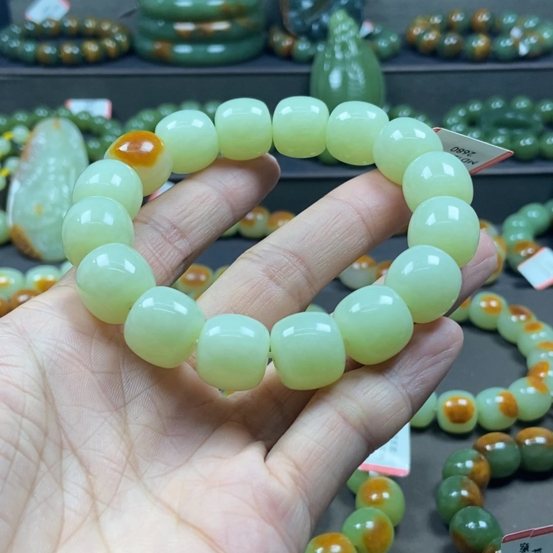 用***3手链未镶嵌透闪石质玉