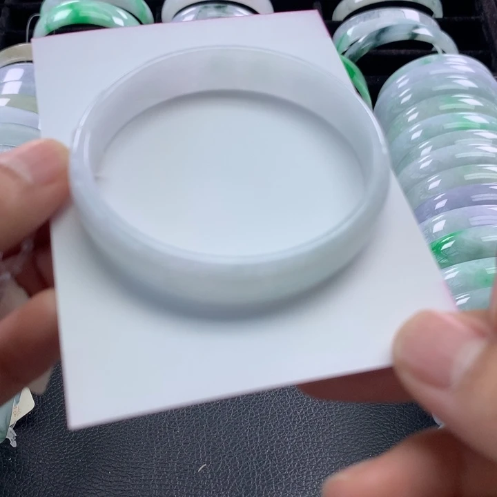 翡翠未镶嵌手镯公主54+