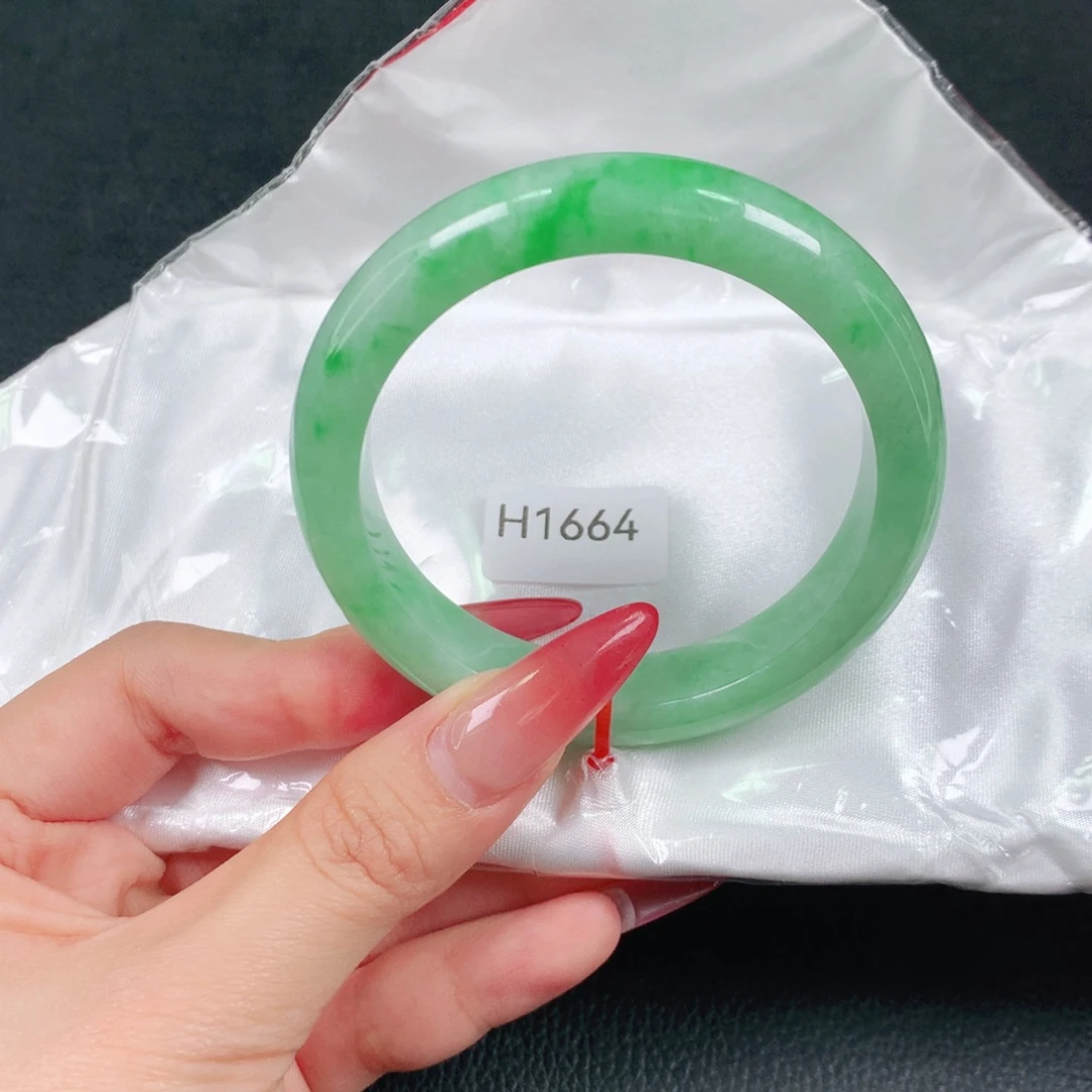 翡翠未镶嵌手镯天然翡翠手镯04