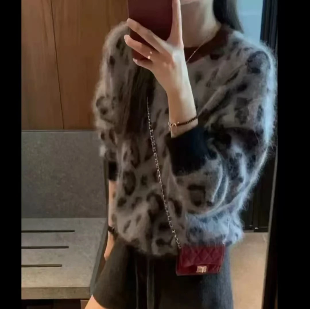 2025春款上新时尚休闲百搭网红圆领设计师宽松女士针织衫T824