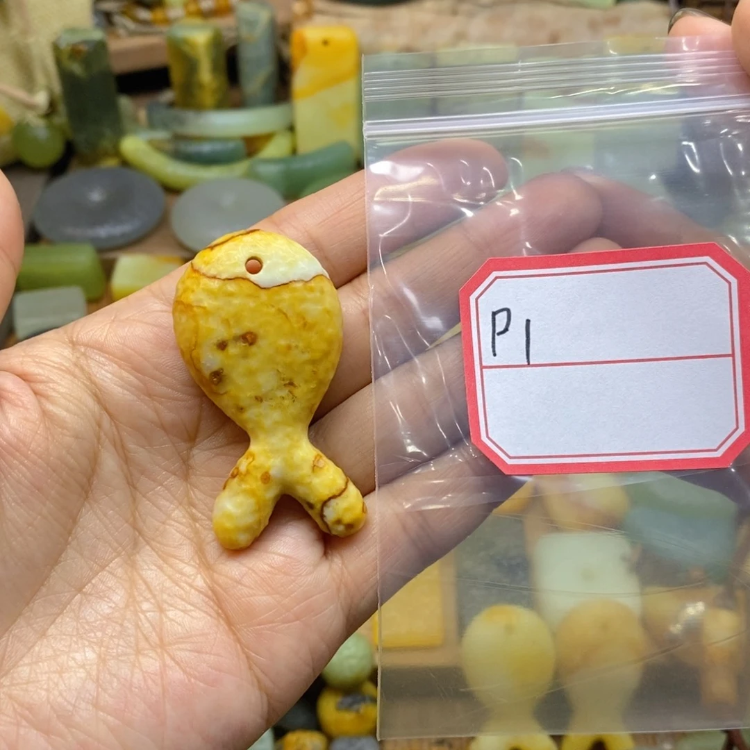 未镶嵌蛇纹石玉颈饰奔***牛