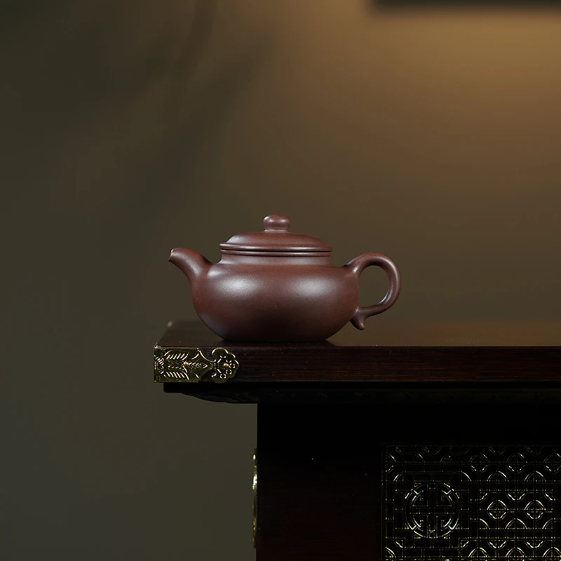 宜兴紫砂莲子茶壶