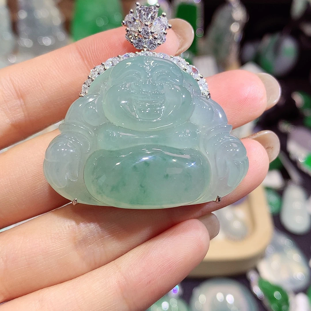 翡翠18K金镶嵌颈饰佛