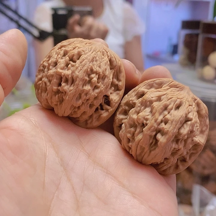 【闪购商品】文玩核桃把件39老款狮虎兽