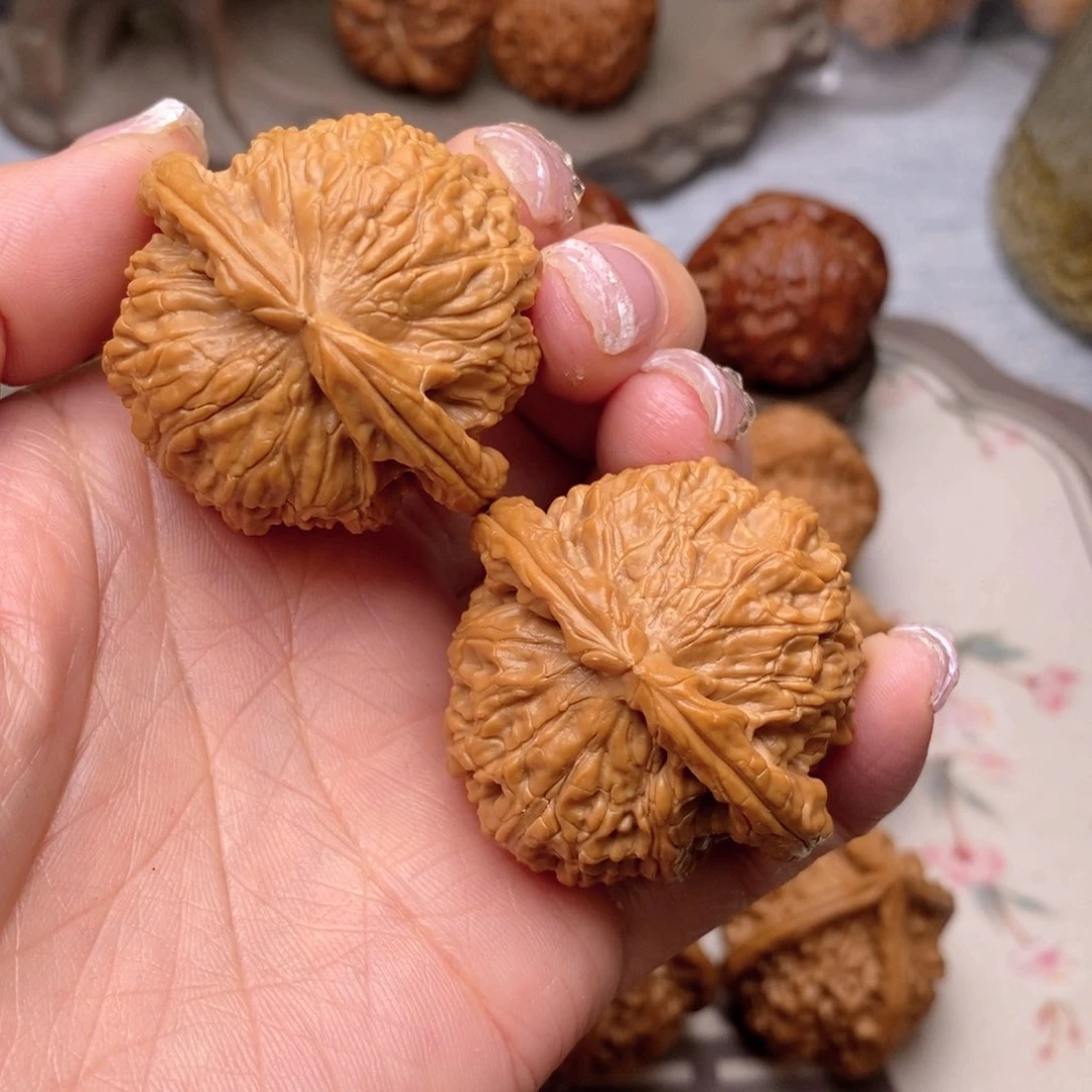【闪购商品】文玩核桃把件劳****范白狮子