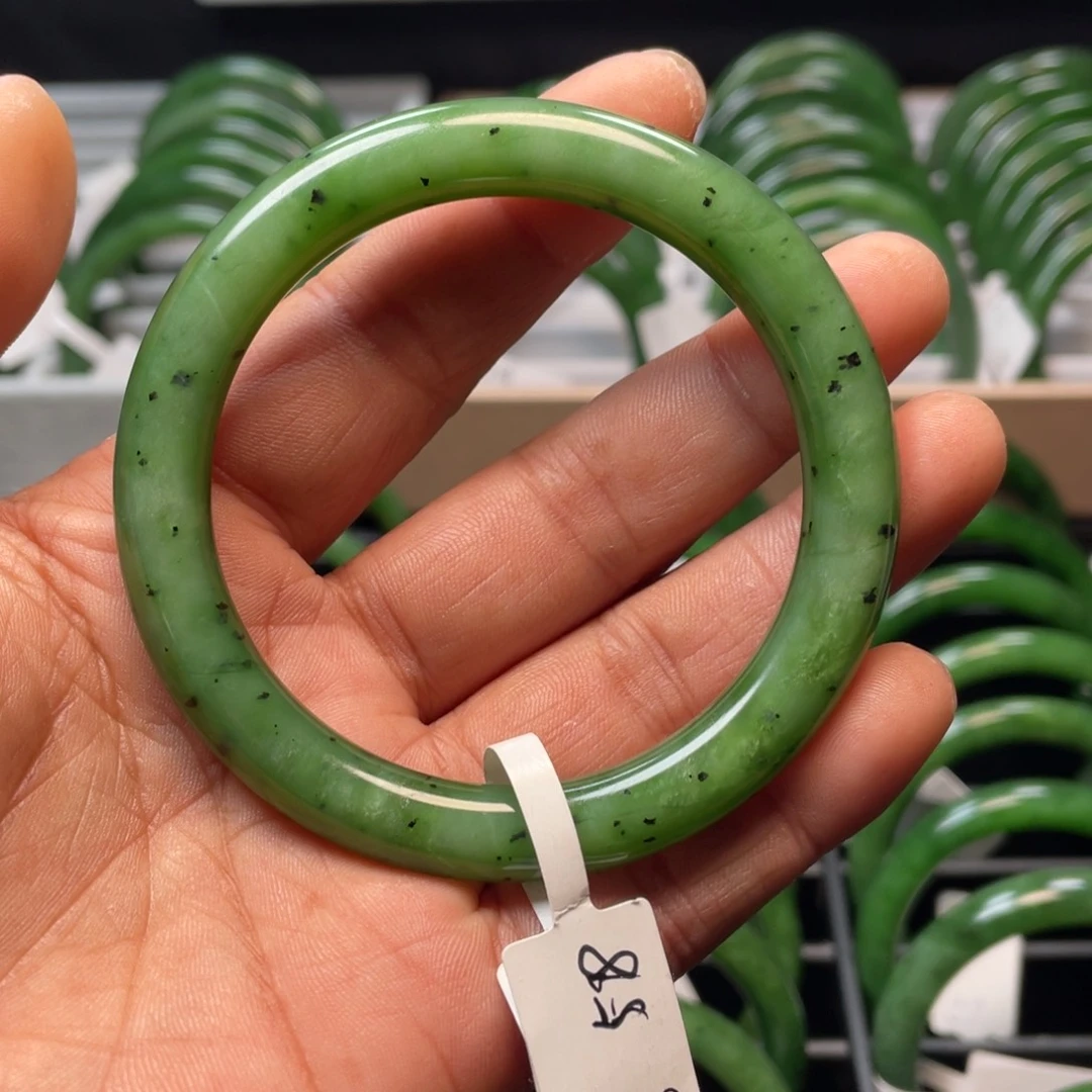 和田玉（碧玉）手镯未镶嵌微瑕