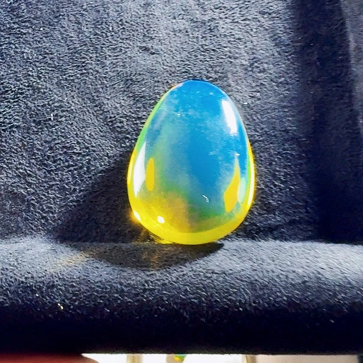 琥珀未镶嵌颈饰多米尼加