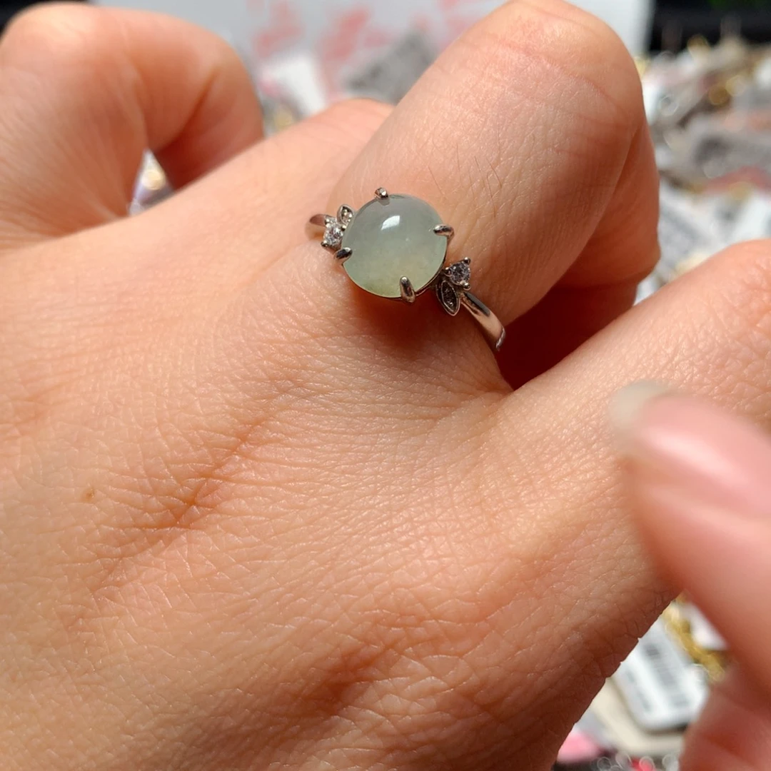 翡翠戒指银S925镶嵌天然翡翠戒指