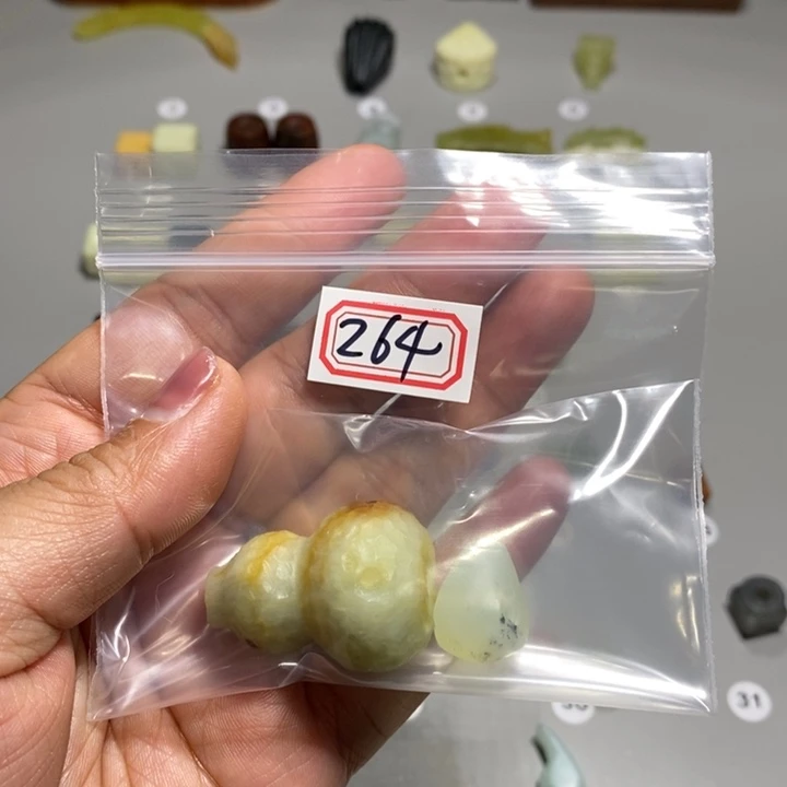 蛇纹石玉颈饰未镶嵌淼*