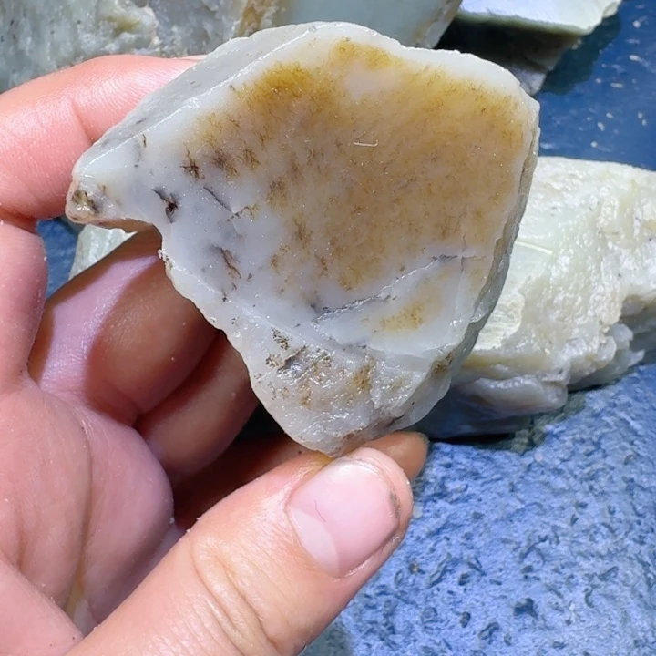 和田玉未镶嵌珠宝半成品