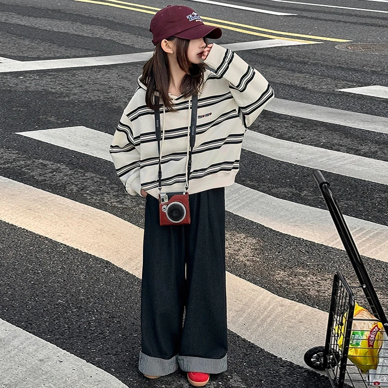 女童春季套装2025新款洋气儿童运动服女孩大童韩系条纹春秋两件套