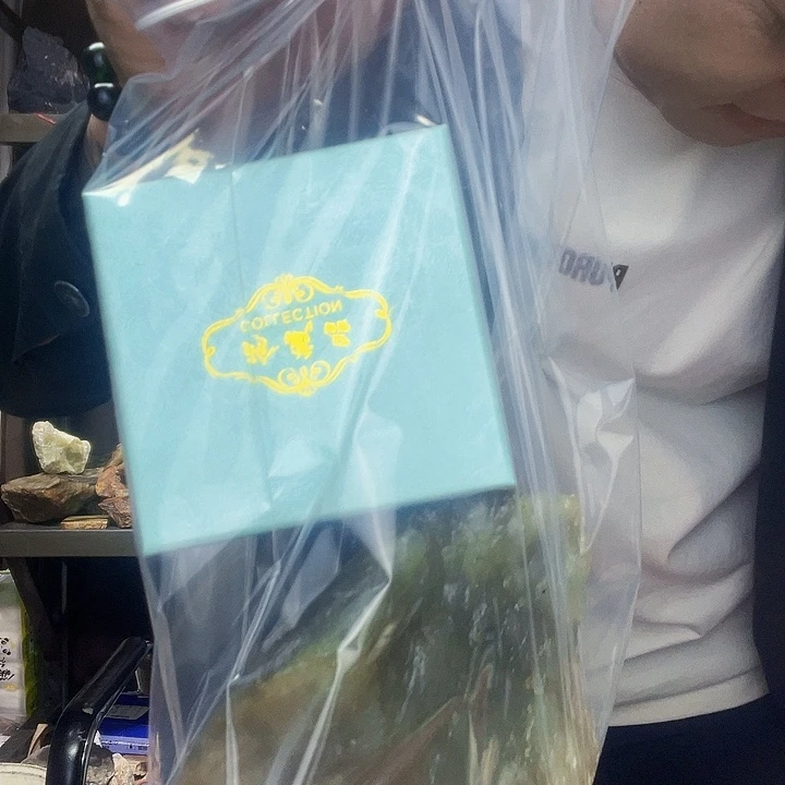 蛇纹石玉未镶嵌珠宝奇石13