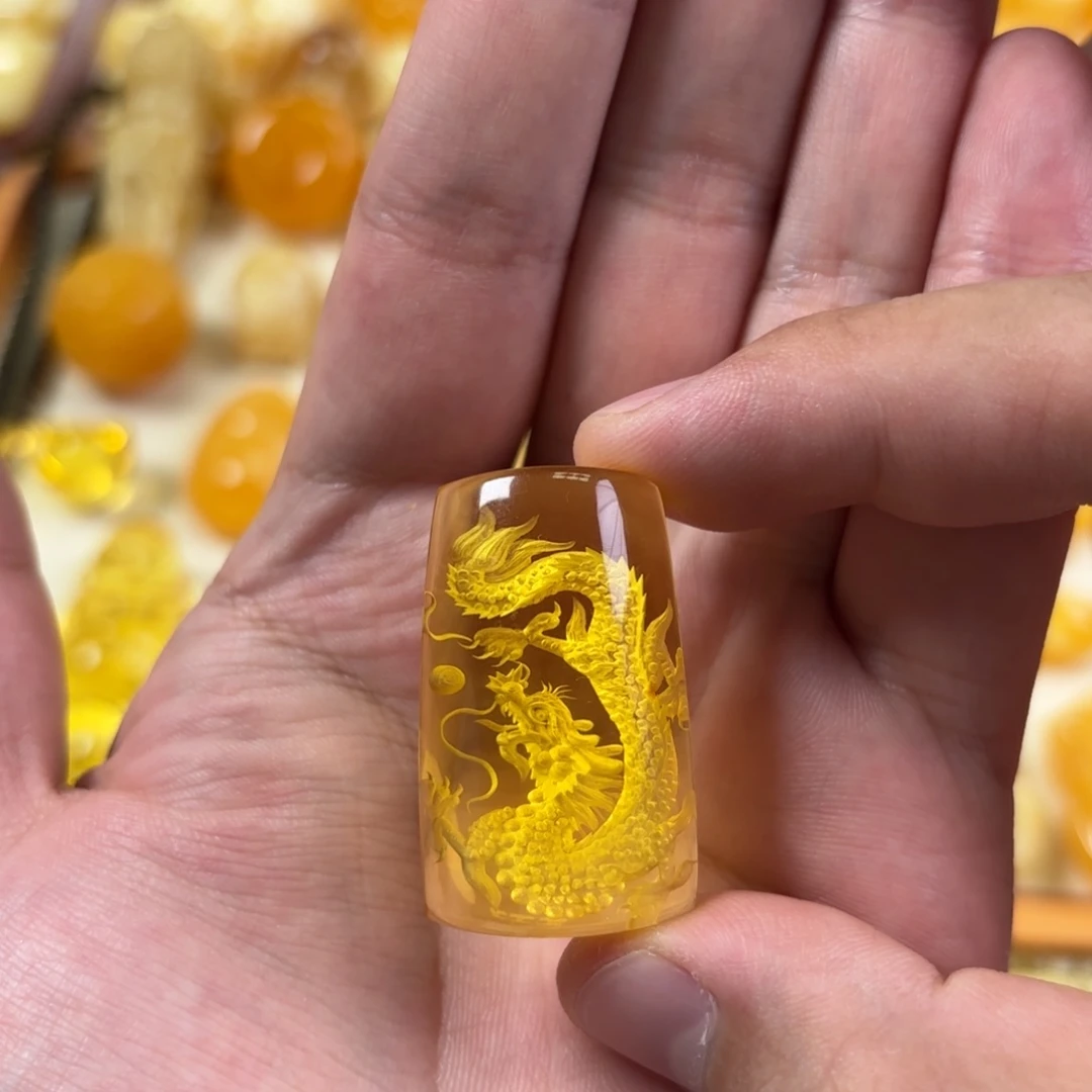 蜜蜡未镶嵌裸石龙牌