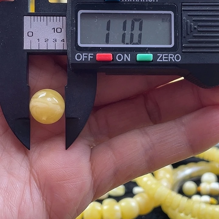 朵***未镶嵌蜜蜡裸石65号