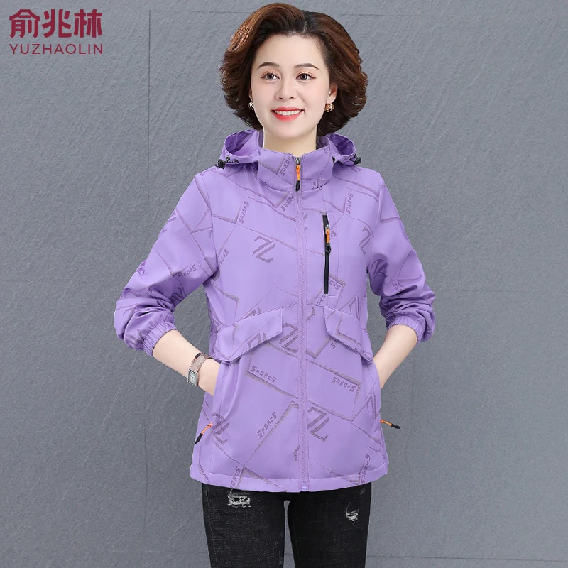 俞兆林中年妈妈春秋印花外套2025新款中老年人女秋季连帽休闲风衣