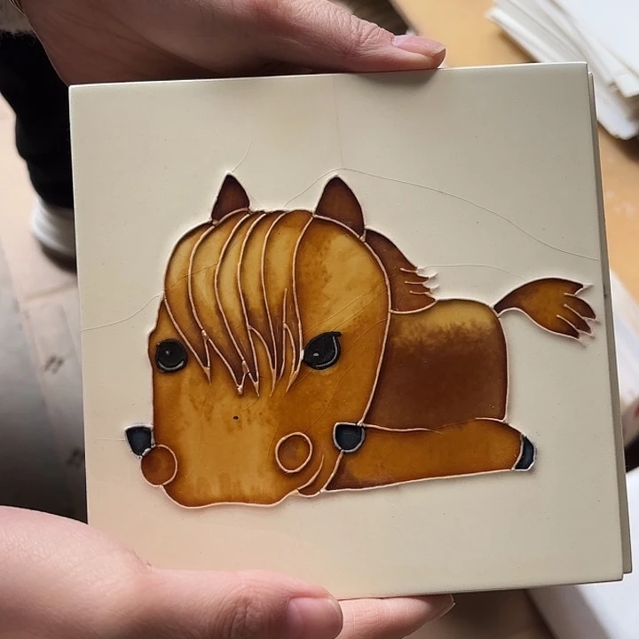 漪***依瓷板画瓷板画虎牛马蛇