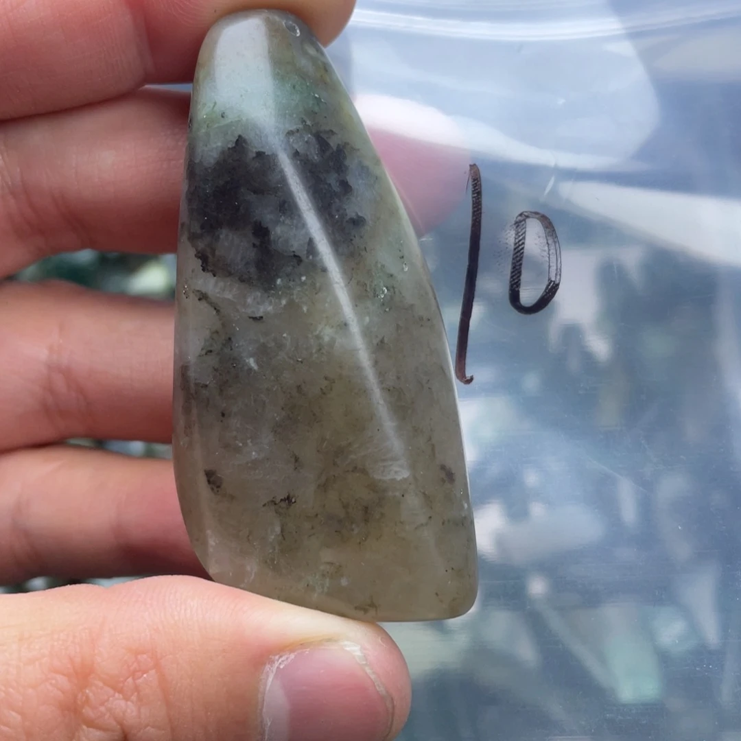 独山玉未镶嵌珠宝半成品