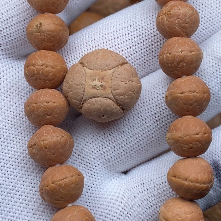 凤眼菩提手串是***鹤实心11mm26颗